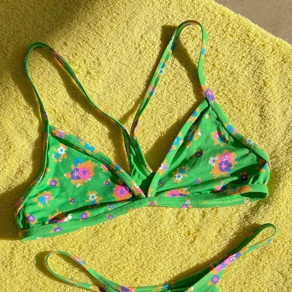 NEW! Y2K “90’s Vibes” Floral Print Skinny Strap Racerback Bikini Top - Picture 1 of 13